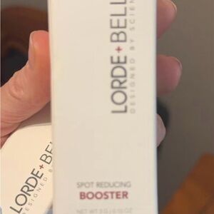 Lorde + Belle Spot Reducing Booster - White